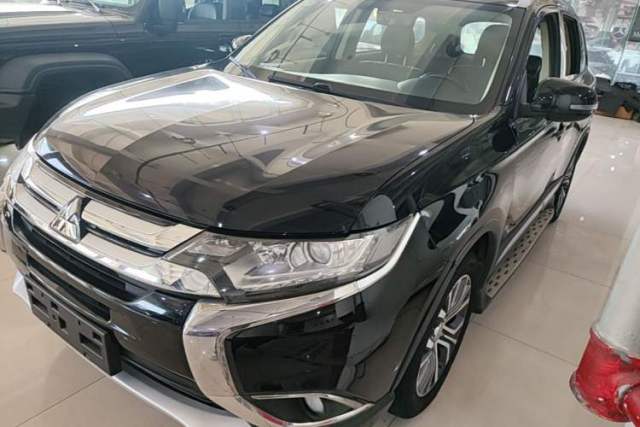 Used Mitsubishi Outlander 2018 2.0L Two-Wheel-Drive Jiale Edition 7-Seater
