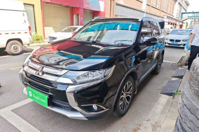 Used Mitsubishi Outlander 2018 2.4L 4x4 Luxury Edition 7-Seater