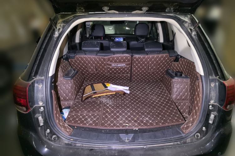 Used Mitsubishi Outlander 2018 2.0L Two-Wheel Drive Glory Edition 5 Seats Trunk