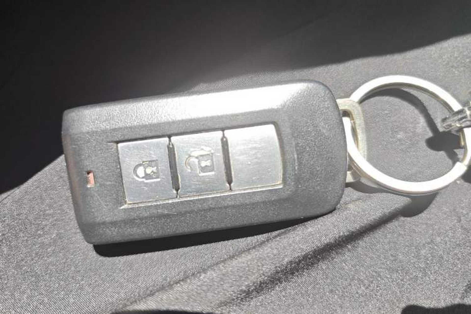 Used Mitsubishi Outlander 2018 2.0L Two-Wheel Drive Glory Edition 5 Seats Vehicle Key