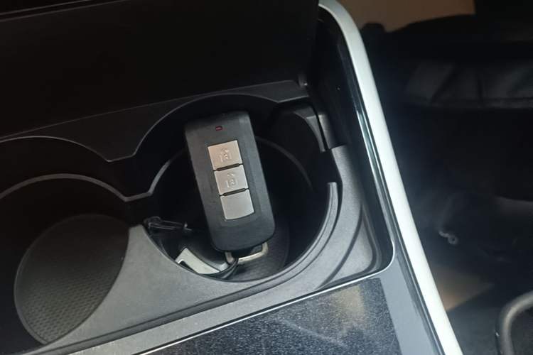 Used Mitsubishi Outlander 2018 2.0L Two-Wheel Drive Glory Edition 5 Seats Vehicle Key