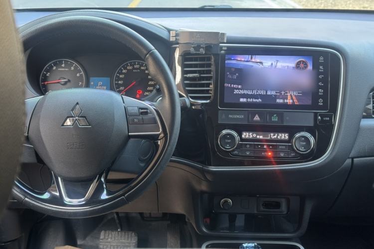 Used Mitsubishi Outlander 2018 2.0L Two-Wheel Drive Glory Edition 5 Seats Engine Bay