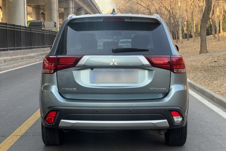 Used Mitsubishi Outlander 2018 2.0L Two-Wheel Drive Glory Edition 5 Seats Exterior 1