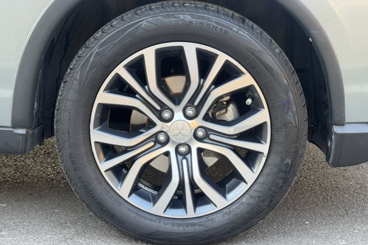 Used Mitsubishi Outlander 2018 2.0L Two-Wheel Drive Glory Edition 5 Seats Exterior 9