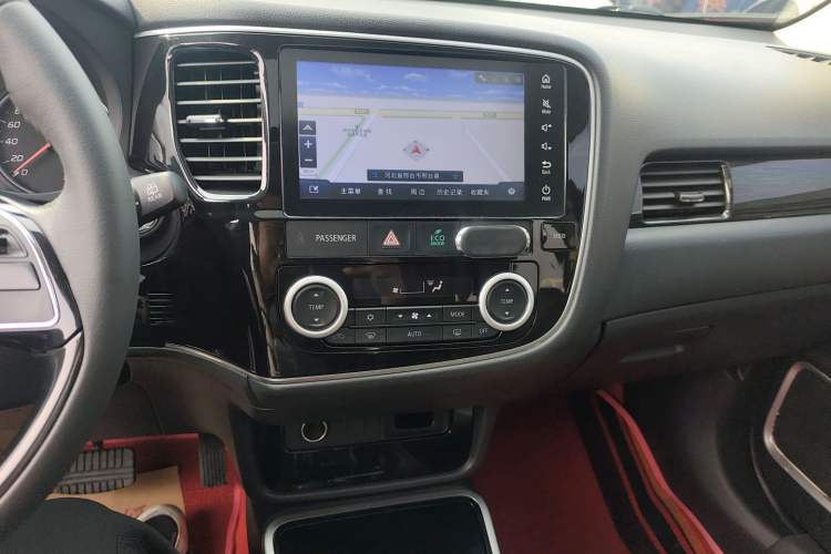 Used Mitsubishi Outlander 2018 2.0L Two-Wheel Drive Glory Edition 5 Seats Audio And AC Panel