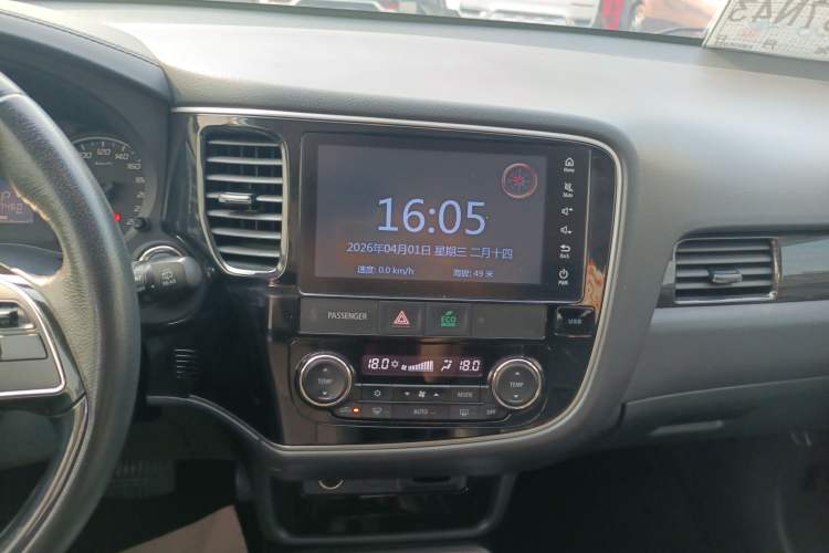 Used Mitsubishi Outlander 2018 2.0L Two-Wheel-Drive Jiale Edition 7-Seater Audio And AC Panel