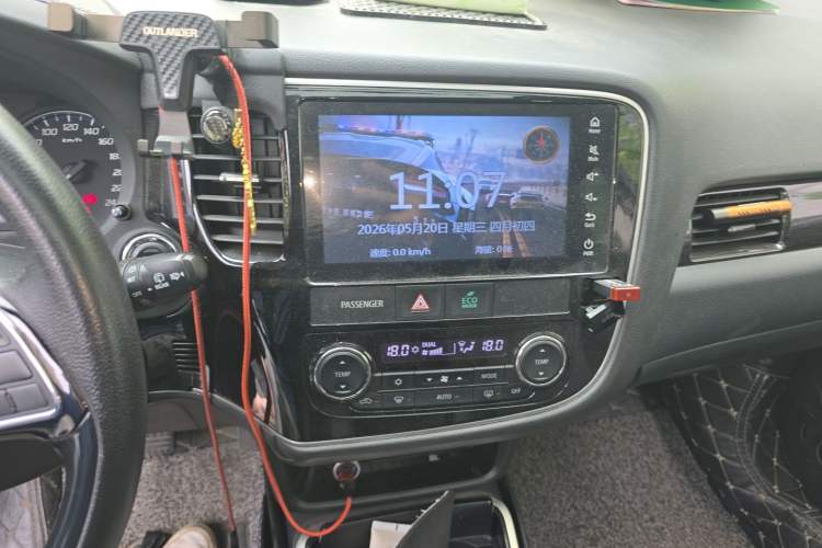 Used Mitsubishi Outlander 2018 2.4L 4x4 Prestige Edition 7 Seats Audio And AC Panel