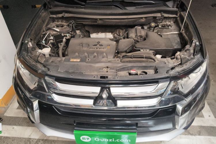 Used Mitsubishi Outlander 2018 2.0L Two-Wheel Drive Glory Edition 5 Seats Engine Bay