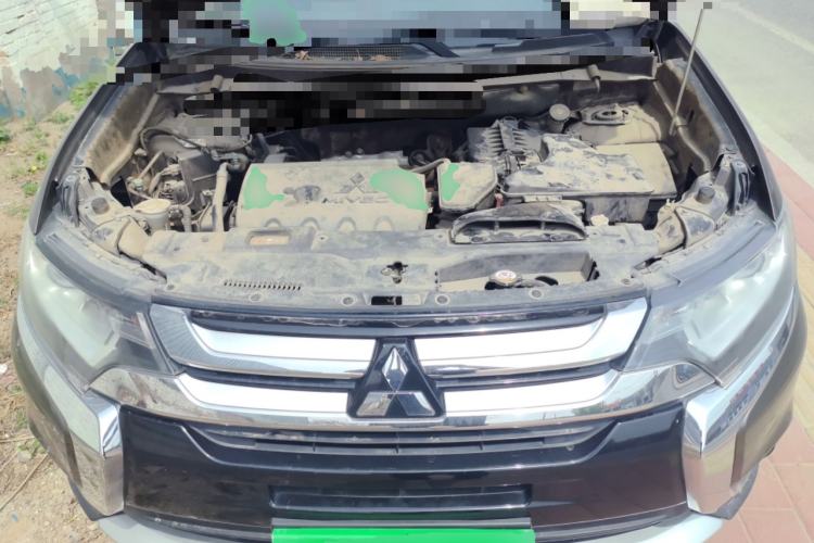 Used Mitsubishi Outlander 2018 2.0L Two-Wheel Drive Glory Edition 5 Seats Engine Bay