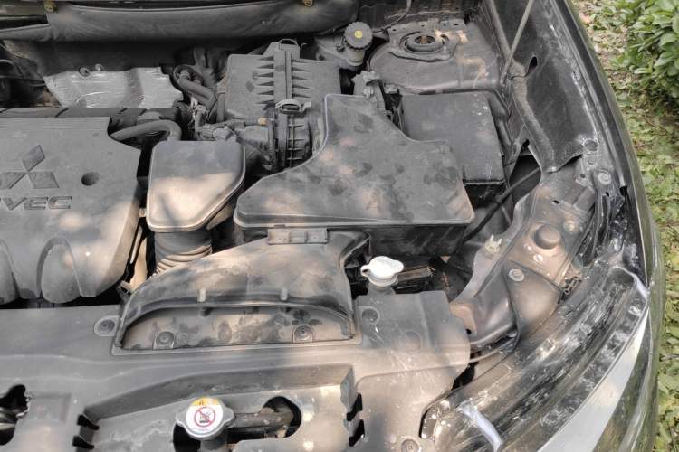 Used Mitsubishi Outlander  Engine Bay Left