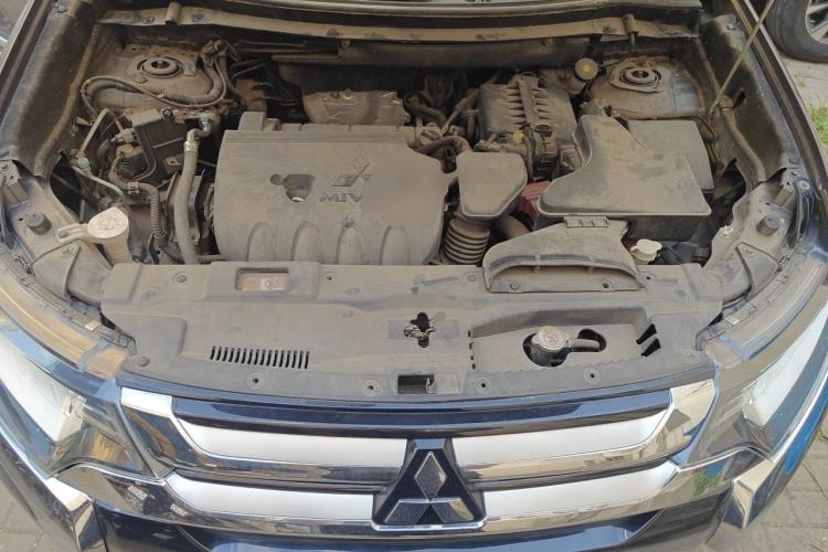 Used Mitsubishi Outlander 2018 2.0L Two-Wheel Drive Glory Edition 5 Seats Engine Bay
