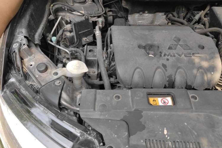 Used Mitsubishi Outlander  Engine Bay Right