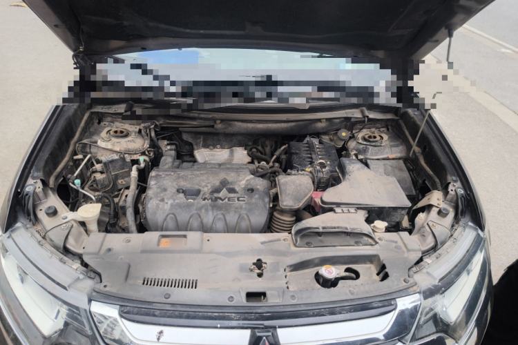 Used Mitsubishi Outlander 2018 2.4L 4x4 Luxury Edition 7-Seater Engine Bay