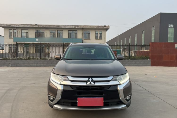 Used Mitsubishi Outlander 2018 2.0L Two-Wheel Drive Glory Edition 5 Seats Exterior 1