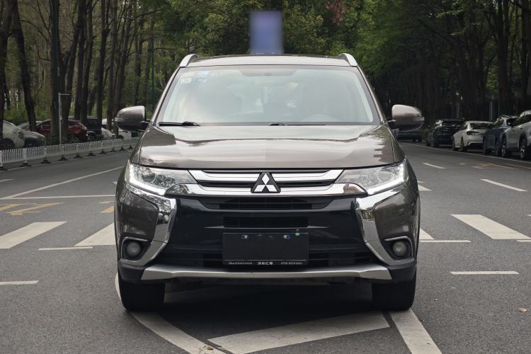 Used Mitsubishi Outlander 2018 2.0L Two-Wheel Drive Glory Edition 5 Seats Exterior 2