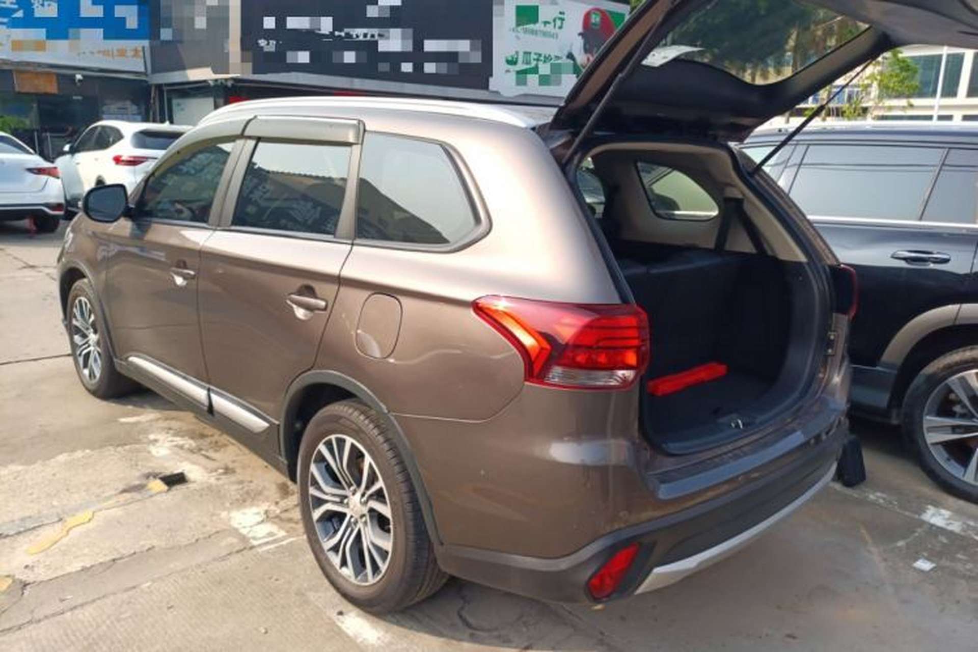 Used Mitsubishi Outlander 2018 2.0L Two-Wheel-Drive Jiale Edition 7-Seater Exterior 2