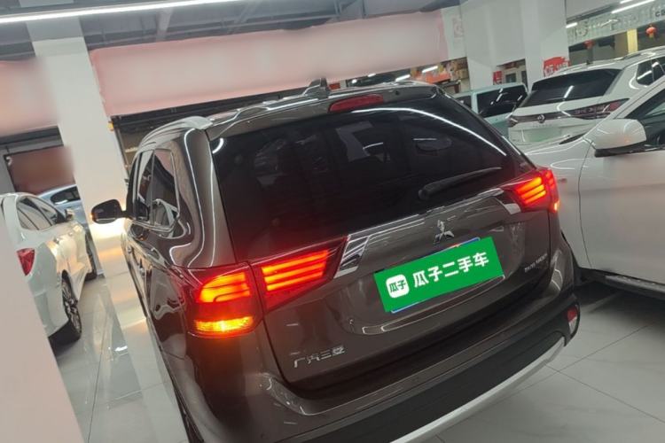 Used Mitsubishi Outlander 2018 2.4L 4x4 Elite Edition 5 Seats Exterior 2