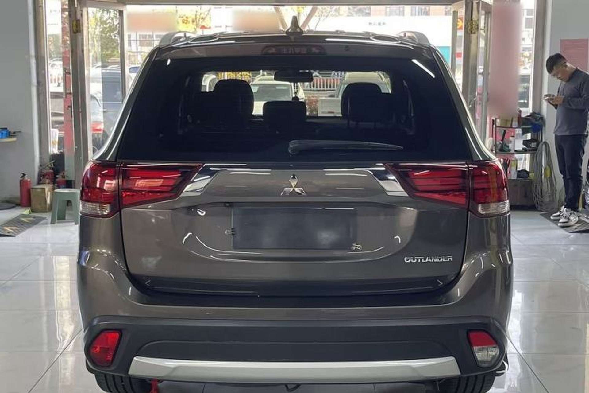 Used Mitsubishi Outlander 2018 2.0L Two-Wheel Drive Glory Edition 5 Seats Exterior 4