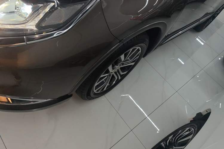 Used Mitsubishi Outlander 2018 2.4L 4x4 Elite Edition 5 Seats Exterior 4