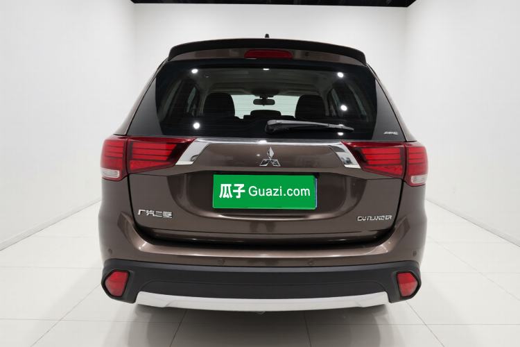 Used Mitsubishi Outlander 2018 2.4L 4x4 Prestige Edition 7 Seats Exterior 4