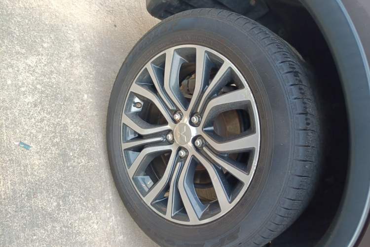 Used Mitsubishi Outlander 2018 2.0L Two-Wheel-Drive Jiale Edition 7-Seater Exterior 5