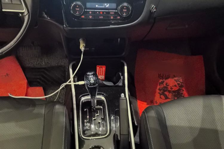 Used Mitsubishi Outlander 2018 2.0L Two-Wheel Drive Glory Edition 5 Seats Exterior 6
