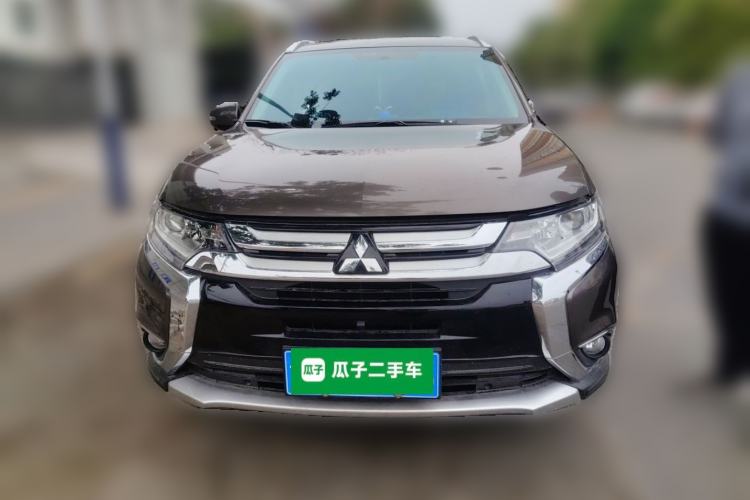 Used Mitsubishi Outlander 2018 2.0L Two-Wheel Drive Glory Edition 5 Seats Front