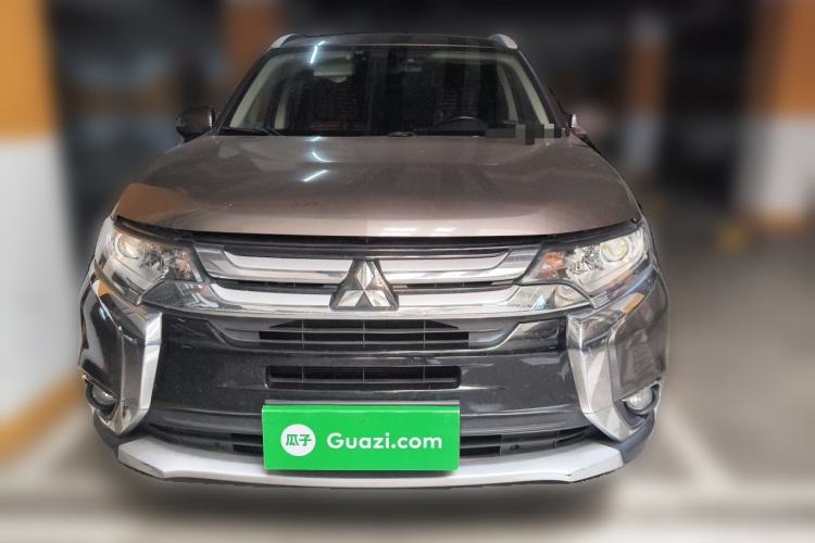 Used Mitsubishi Outlander 2018 2.0L Two-Wheel Drive Glory Edition 5 Seats Front