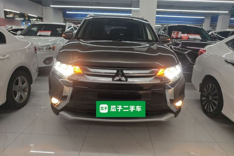 Used Mitsubishi Outlander 2018 2.4L 4x4 Elite Edition 5 Seats Front