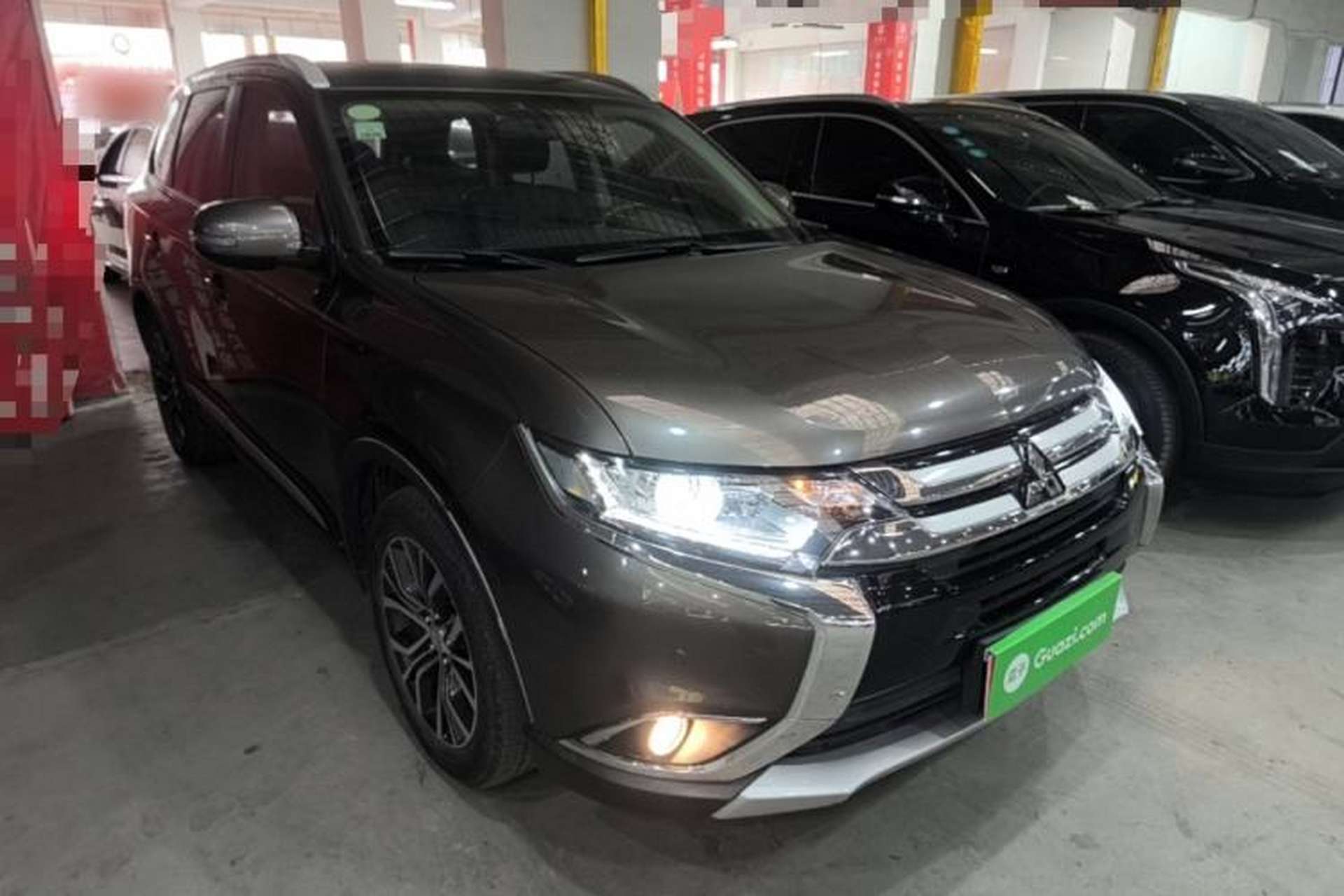 Used Mitsubishi Outlander 2018 2.0L Two-Wheel-Drive Jiale Edition 7-Seater Front Right 45 Deg