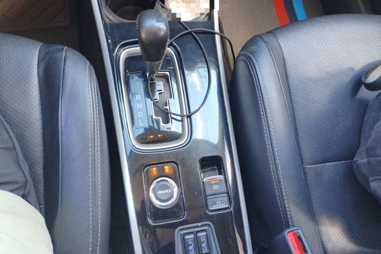 Used Mitsubishi Outlander 2018 2.4L 4x4 Elite Edition 5 Seats Gear Lever