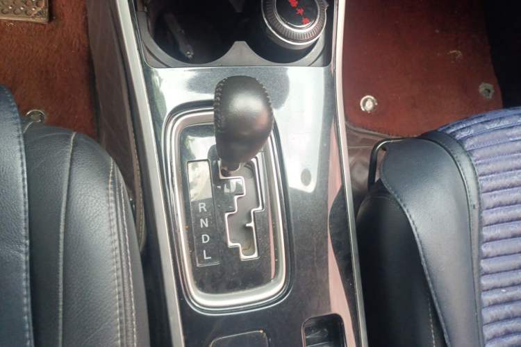 Used Mitsubishi Outlander 2018 2.4L 4x4 Elite Edition 5 Seats Gear Lever