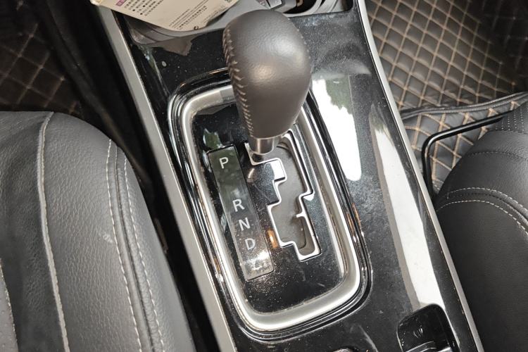 Used Mitsubishi Outlander 2018 2.4L 4x4 Prestige Edition 7 Seats Gear Lever