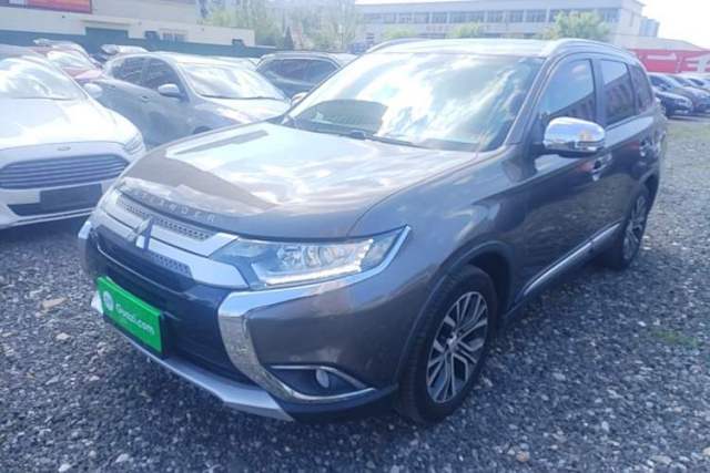 Used Mitsubishi Outlander 2018 2.0L Two-Wheel-Drive Jiale Edition 7-Seater