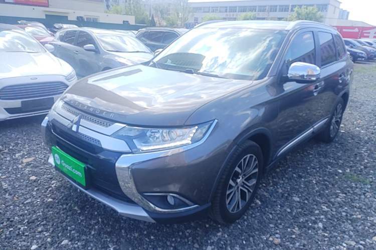 Used Mitsubishi Outlander 2018 2.0L Two-Wheel-Drive Jiale Edition 7-Seater Guazi used car, China used car export, Used car for sale, Used  cars, Cheapest cars for sale