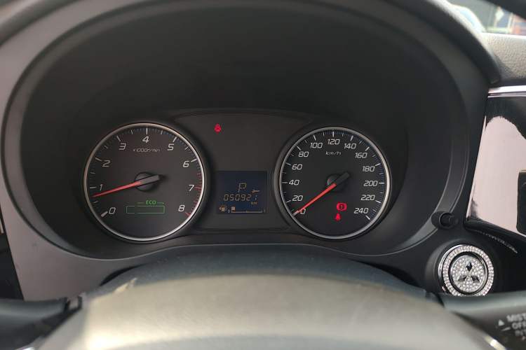 Used Mitsubishi Outlander 2018 2.0L Two-Wheel Drive Glory Edition 5 Seats Instrument Cluster