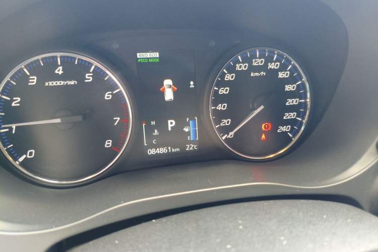 Used Mitsubishi Outlander 2018 2.4L 4x4 Elite Edition 5 Seats Instrument Cluster