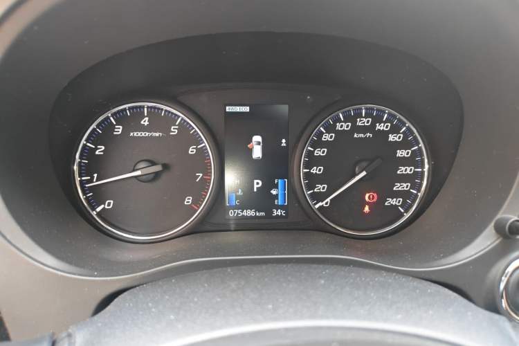 Used Mitsubishi Outlander 2018 2.4L 4x4 Elite Edition 5 Seats Instrument Cluster