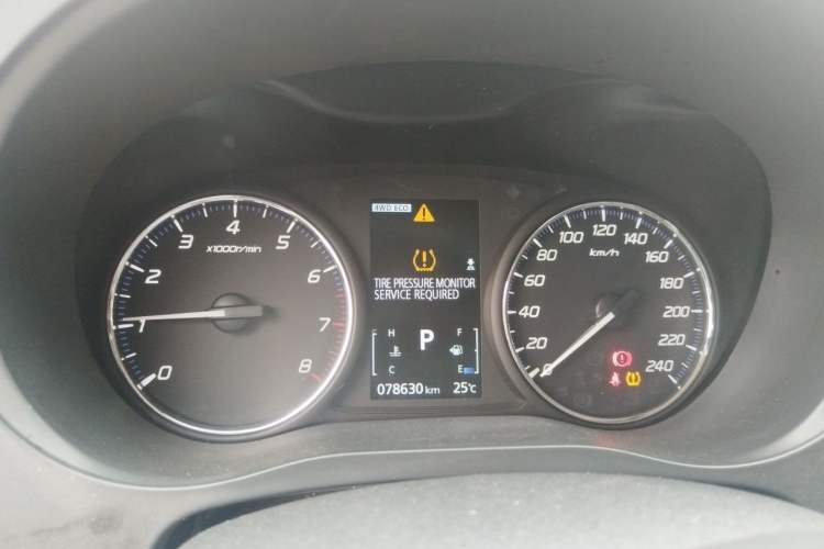 Used Mitsubishi Outlander 2018 2.4L 4x4 Luxury Edition 7-Seater Instrument Cluster