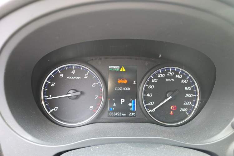 Used Mitsubishi Outlander 2018 2.4L 4x4 Prestige Edition 7 Seats Instrument Cluster