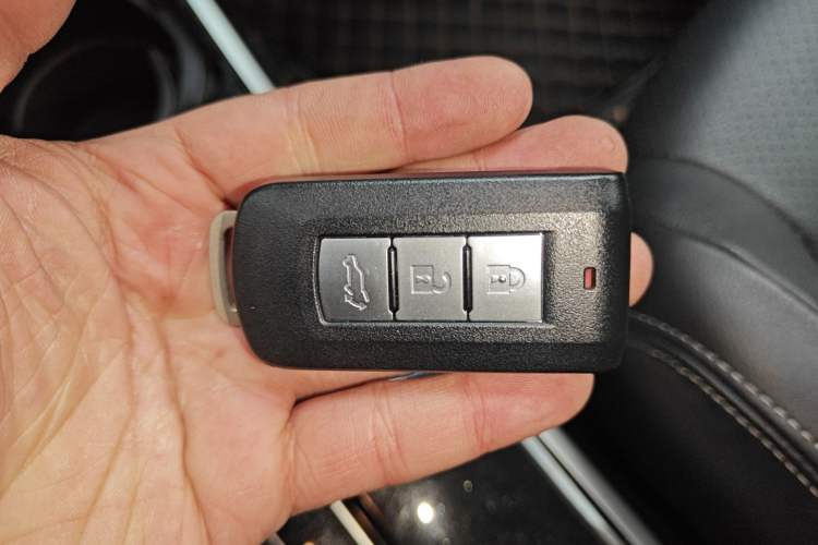 Used Mitsubishi Outlander 2018 2.4L 4x4 Prestige Edition 7 Seats Interior 1