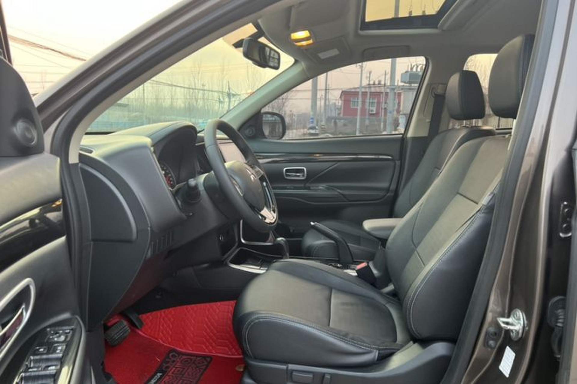 Used Mitsubishi Outlander 2018 2.0L Two-Wheel Drive Glory Edition 5 Seats Interior 4