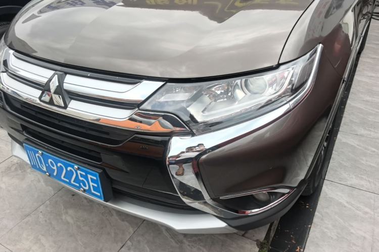Used Mitsubishi Outlander 2018 2.0L Two-Wheel Drive Glory Edition 5 Seats Left Front Headlight