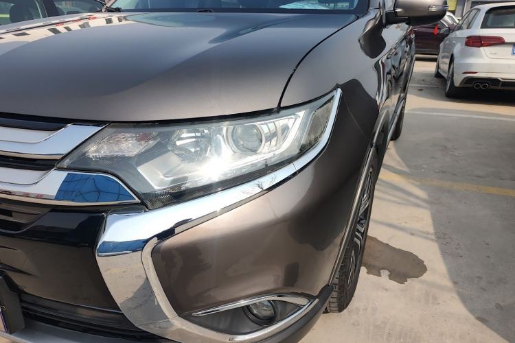 Used Mitsubishi Outlander 2018 2.0L Two-Wheel Drive Glory Edition 5 Seats Left Front Headlight