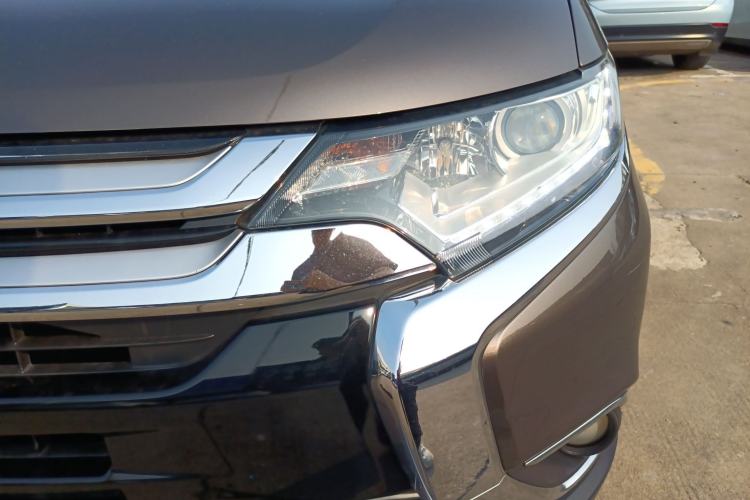 Used Mitsubishi Outlander 2018 2.0L Two-Wheel-Drive Jiale Edition 7-Seater Left Front Headlight