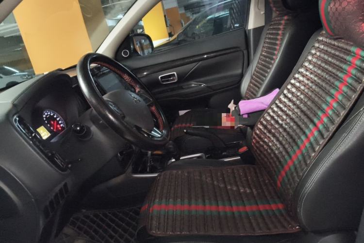Used Mitsubishi Outlander 2018 2.0L Two-Wheel Drive Glory Edition 5 Seats Left Front Seat