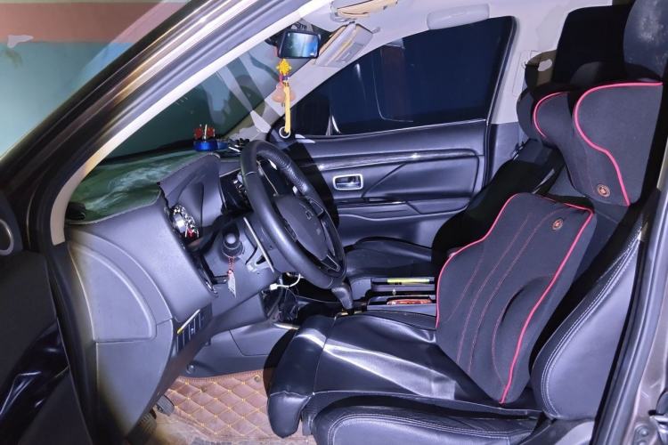 Used Mitsubishi Outlander 2018 2.4L 4x4 Elite Edition 5 Seats Left Front Seat