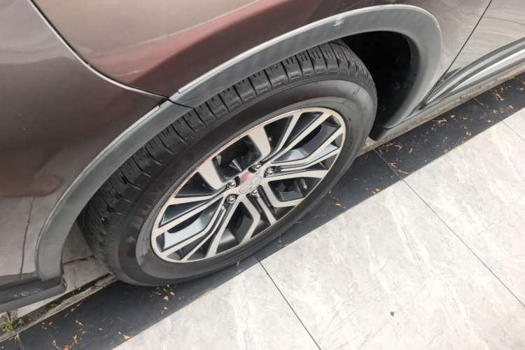 Used Mitsubishi Outlander 2018 2.0L Two-Wheel Drive Glory Edition 5 Seats Left Front Wheel Hub