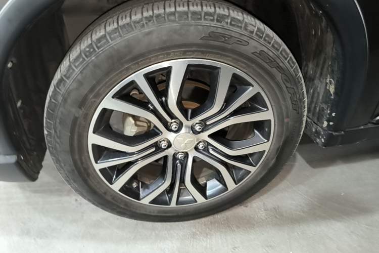 Used Mitsubishi Outlander 2018 2.0L Two-Wheel-Drive Jiale Edition 7-Seater Left Front Wheel Hub
