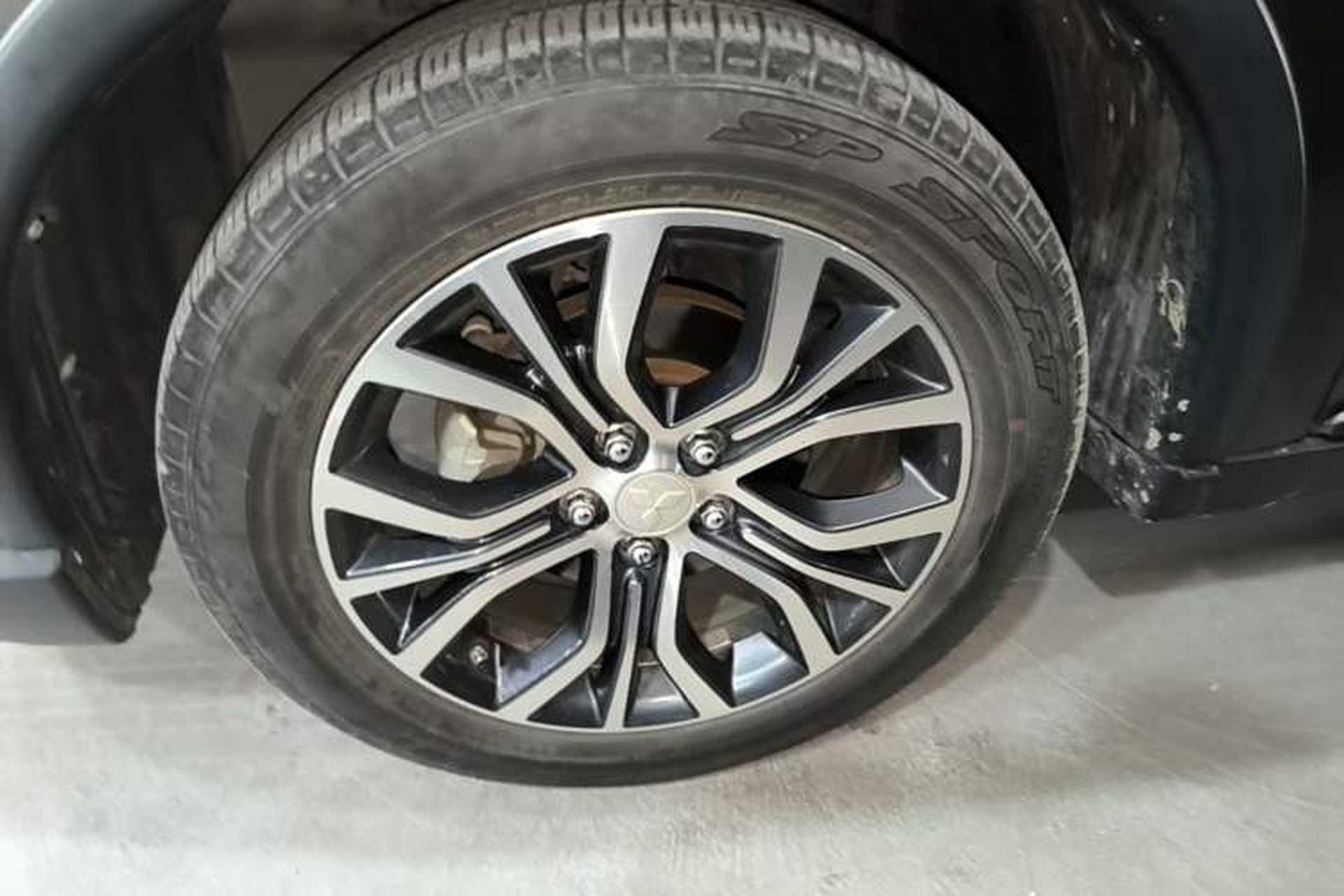 Used Mitsubishi Outlander 2018 2.0L Two-Wheel-Drive Jiale Edition 7-Seater Left Front Wheel Hub
